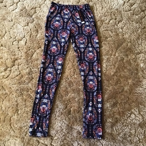 New mix NWT buttery soft floral leggings - Picture 9 of 10